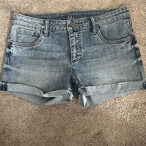 KUT women’s denim shorts size 8 EUC